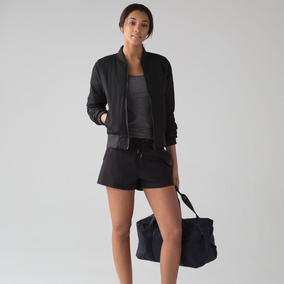 Lululemon On The Fly Short *2.5" Black Size 6 - Picture 1 of 6